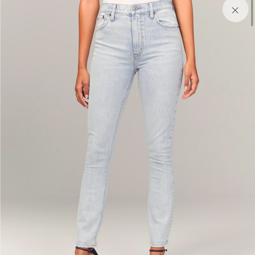 Abercrombie & Fitch High Rise Curve Love Skinny Jean